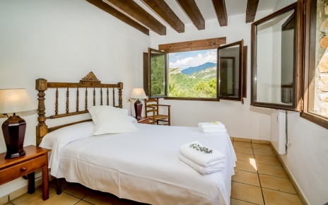 Habitación con cama doble